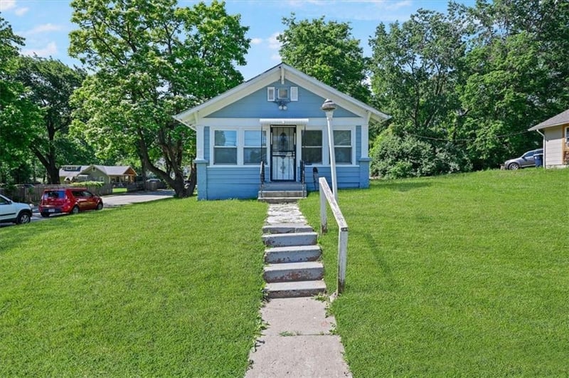 2917 61st St, Kansas City, MO 64130