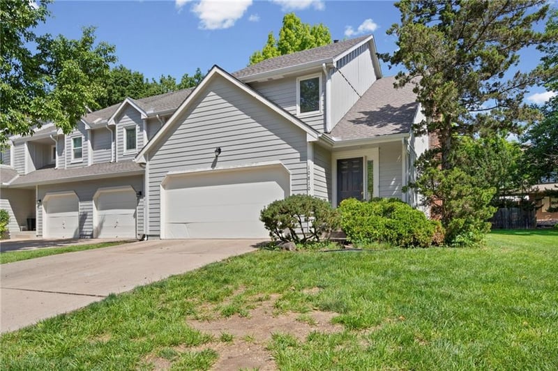 10810 116th St, Overland Park, KS 66210