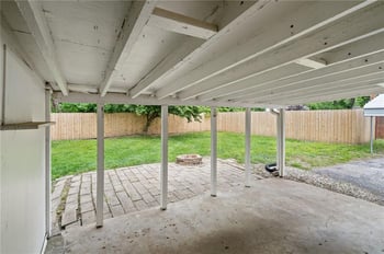9022 Grand Ave, Kansas City, MO 64114