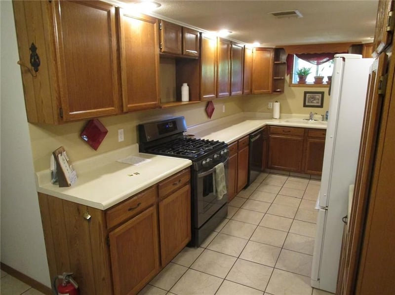 2176 Alabama Ter, Quenemo, KS 66528