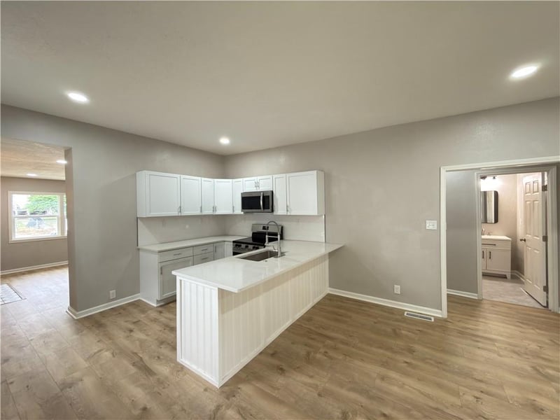 2610 Sacramento St, St Joseph, MO 64507
