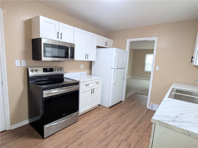 3012 Hedges Ave, Independence, MO 64052