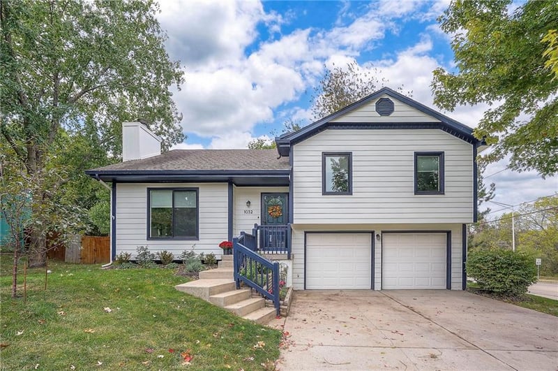 1032 Bristol Dr, Lee's Summit, MO 64086