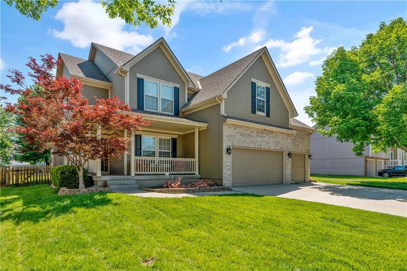 2208 Janessa Dr, Blue Springs, MO 64029