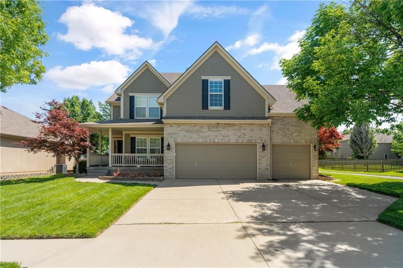 2208 Janessa Dr, Blue Springs, MO 64029
