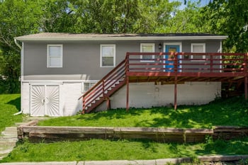 2701 Oakley Ave, Kansas City, MO 64128