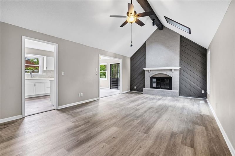 1605 High Dr, Liberty, MO 64068