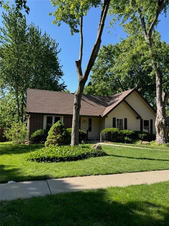 1605 High Dr, Liberty, MO 64068