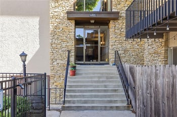 4511 Headwood Dr #5, Kansas City, MO 64111