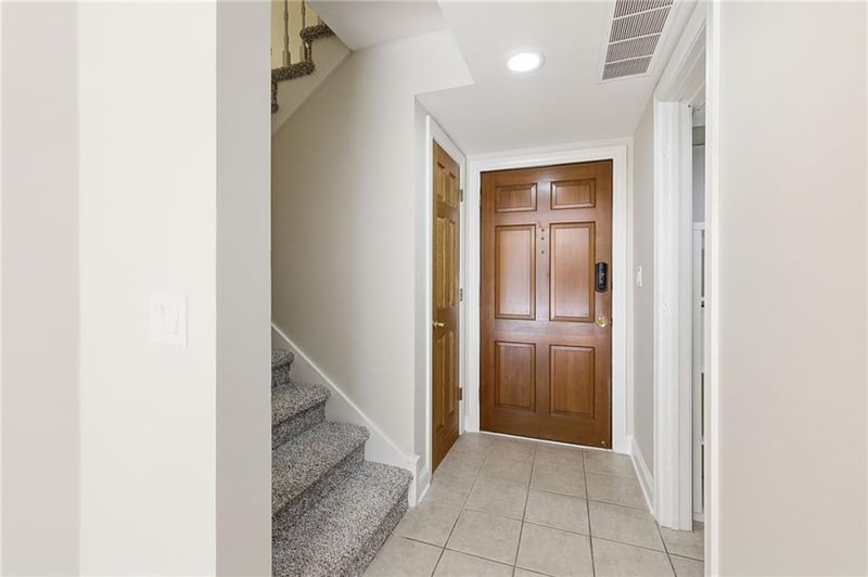 4511 Headwood Dr #5, Kansas City, MO 64111
