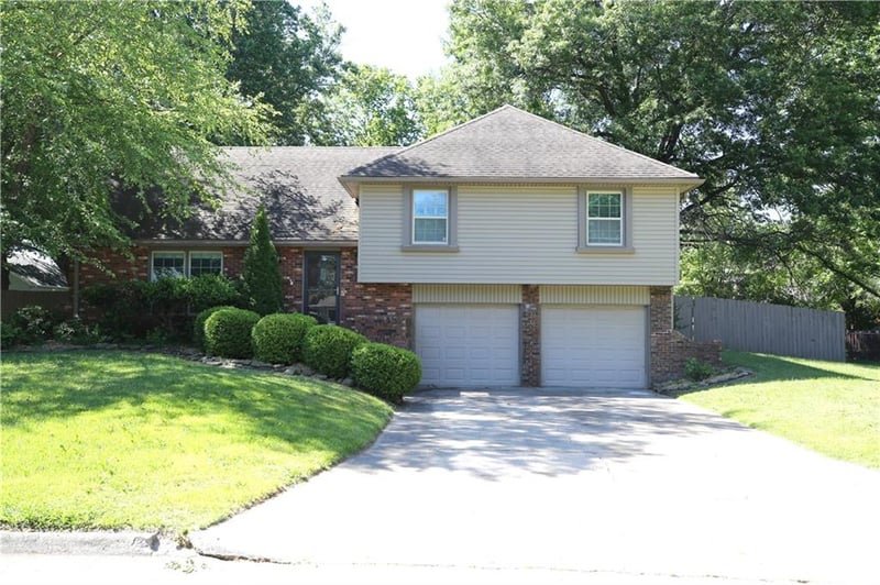 1908 Countryside Dr, Pittsburg, KS 66762