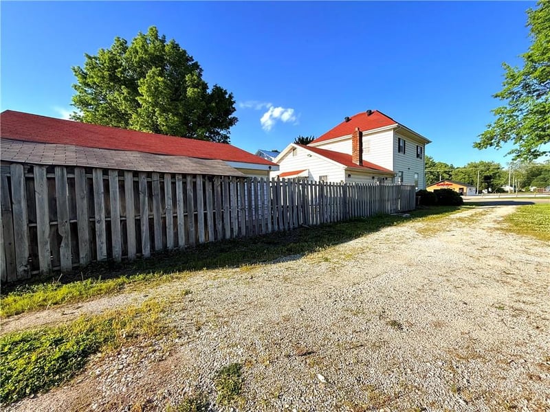 412 Main St, Brookfield, MO 64628