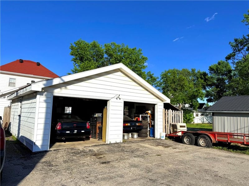412 Main St, Brookfield, MO 64628