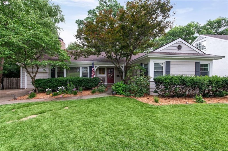 5307 Pawnee Ln, Fairway, KS 66205