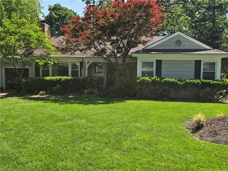 5307 Pawnee Ln, Fairway, KS 66205