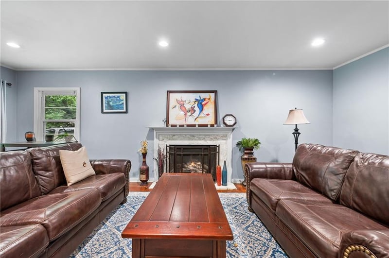 5307 Pawnee Ln, Fairway, KS 66205
