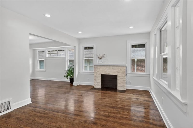 5831 Tracy Ave, Kansas City, MO 64110