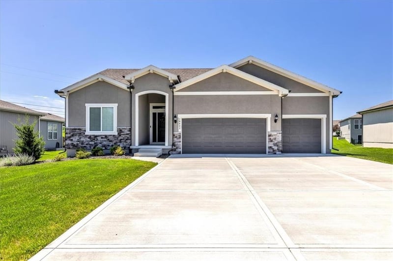 19002 Millview St, Spring Hill, KS 66083