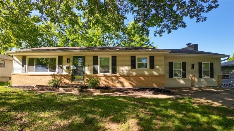 1512 B St, Blue Springs, MO 64015