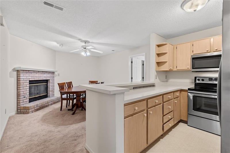 300 Hansen Ct, Independence, MO 64055
