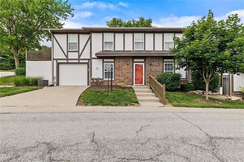 300 Hansen Ct, Independence, MO 64055