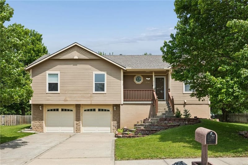 10947 Wallace Ave, Kansas City, MO 64157
