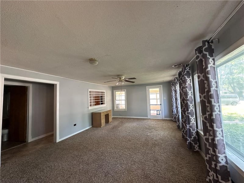 1820 South St, Lexington, MO 64067