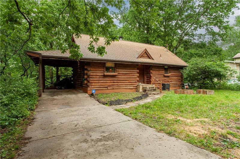 2909 N Hunter Ave, Kansas City, MO 64129
