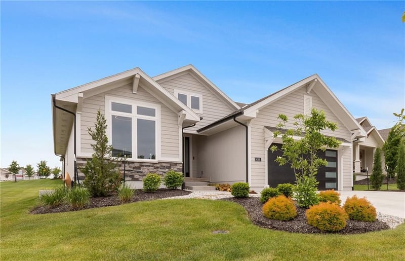 4101 158th St, Overland Park, KS 66224