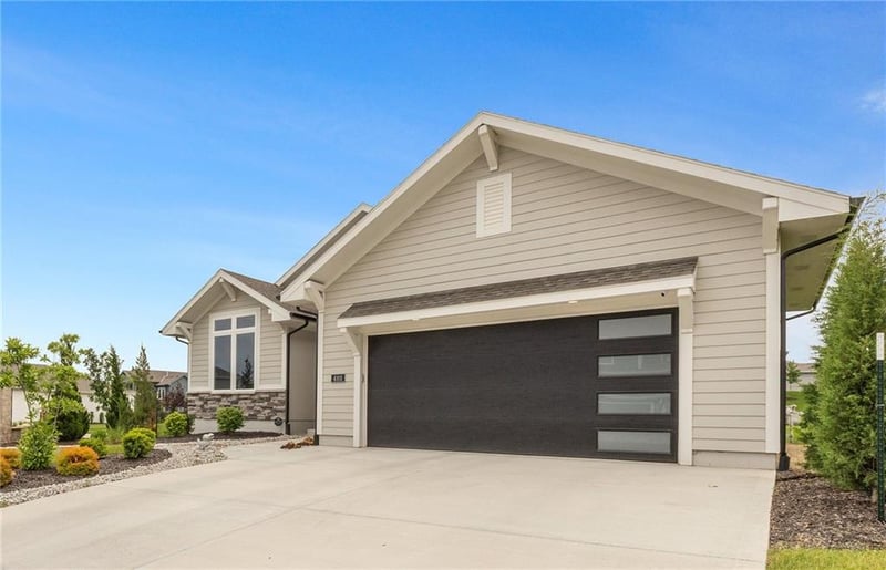 4101 158th St, Overland Park, KS 66224