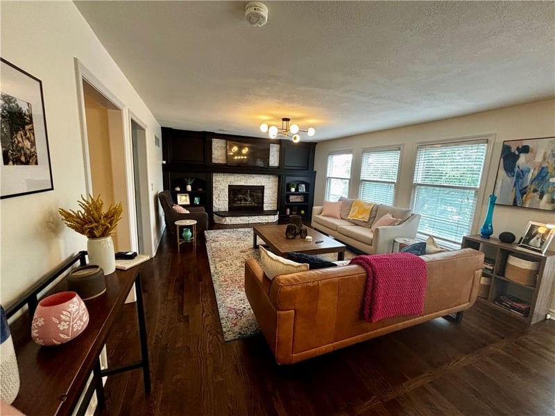 8126 Tipton Ave, Kansas City, MO 64152