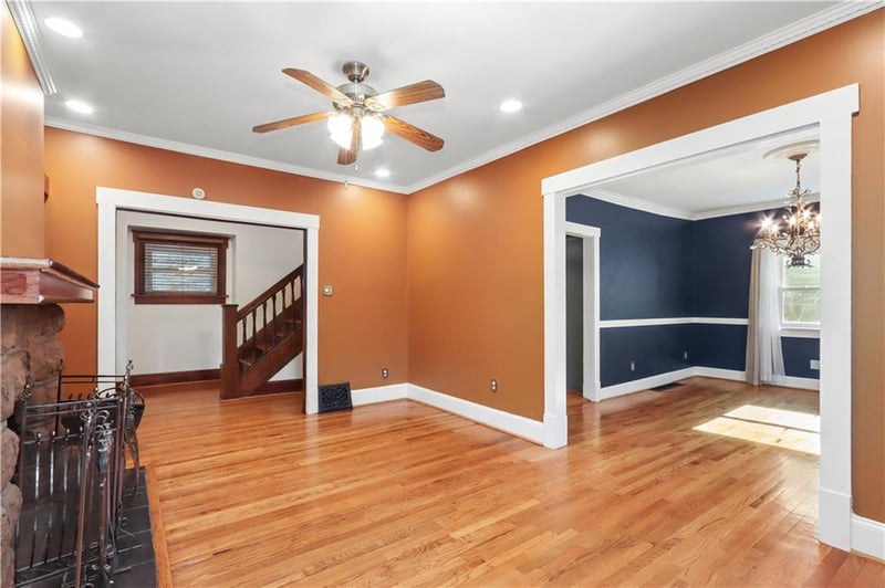 3925 Manheim Rd, Kansas City, MO 64110
