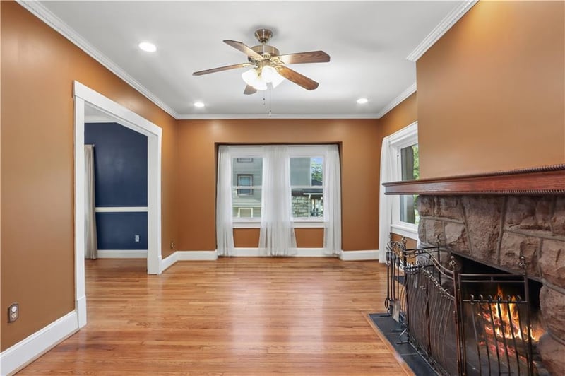 3925 Manheim Rd, Kansas City, MO 64110