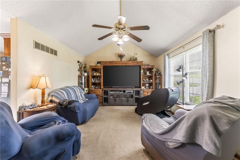 5113 48th St, Kansas City, MO 64119