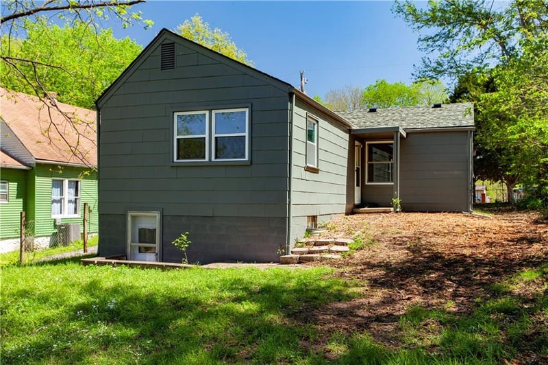 536 Evanston Ave, Independence, MO 64053