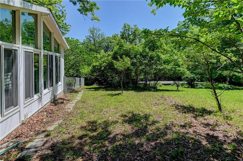 5363 Wagon Trl, Houston Lake, MO 64151