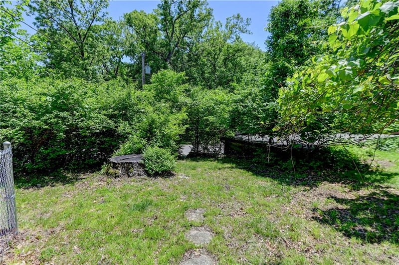 5363 Wagon Trl, Houston Lake, MO 64151