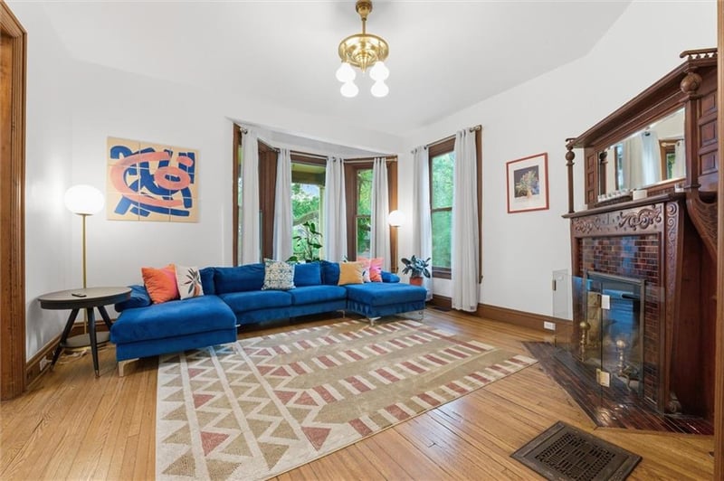 3620 Bell St, Kansas City, MO 64111