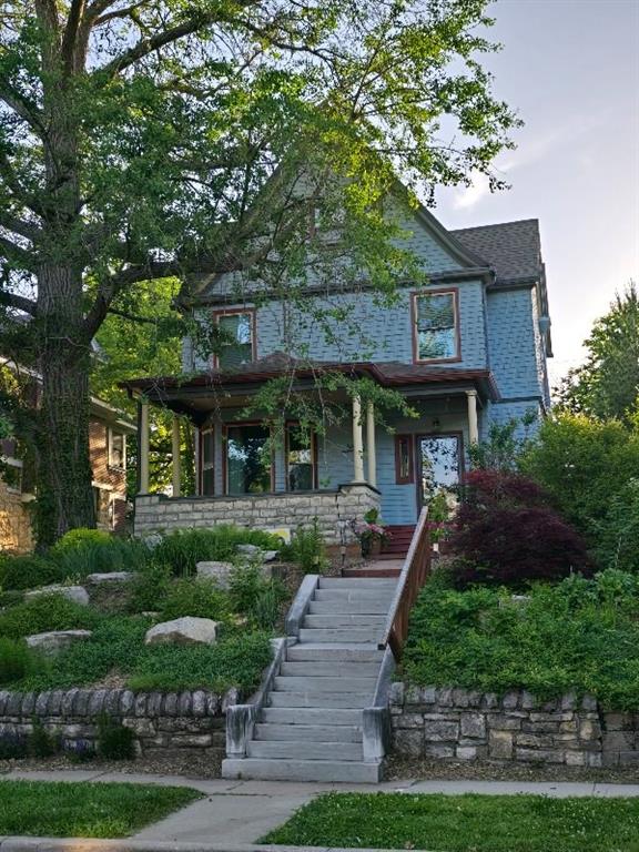 3620 Bell St, Kansas City, MO 64111