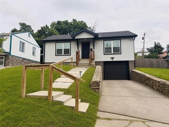 19 S 12th St, Kansas City, KS 66102