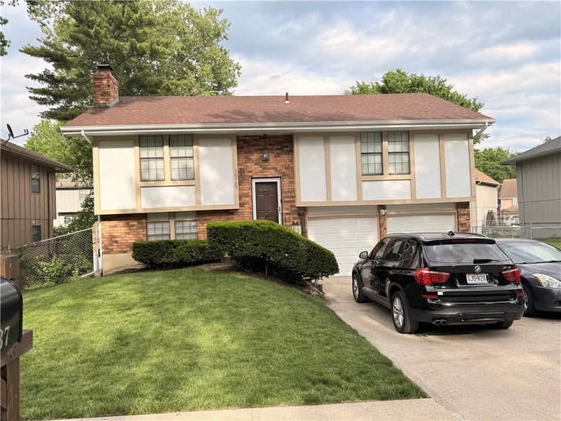 10737 Lewis Ct, Kansas City, MO 64134