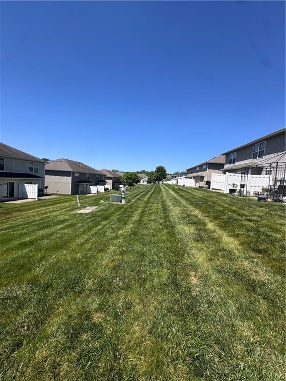 810 Peach Tree Ln, Blue Springs, MO 64064