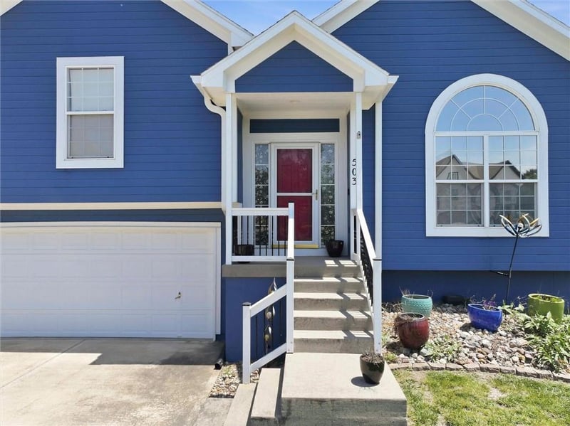 503 River Birch Rd, Raymore, MO 64083