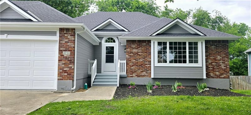 414 Eagle Glen Dr, Raymore, MO 64083