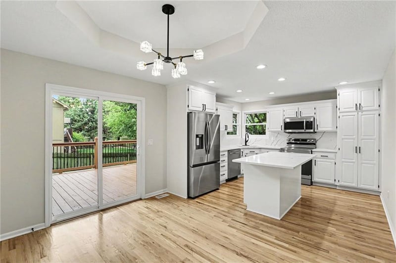 414 Eagle Glen Dr, Raymore, MO 64083