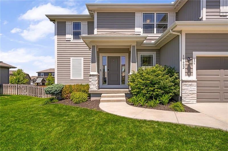 19602 198th St, Spring Hill, KS 66083