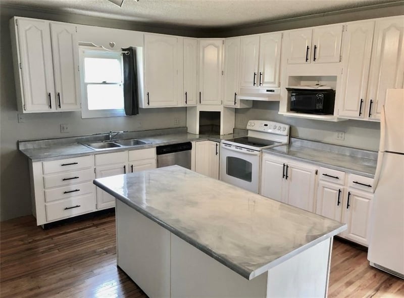 325 3rd St, Maryville, MO 64468