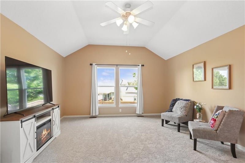 1004 Pumpkin Rg, Gardner, KS 66030