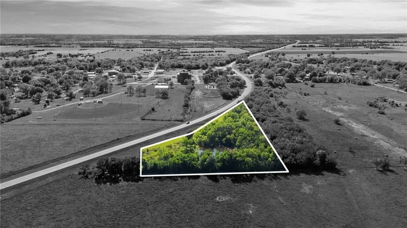 000 Pine St, Bronson, KS 66716