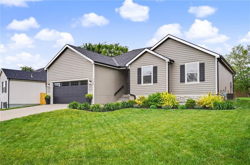 709 Flame Way, Baldwin City, KS 66006